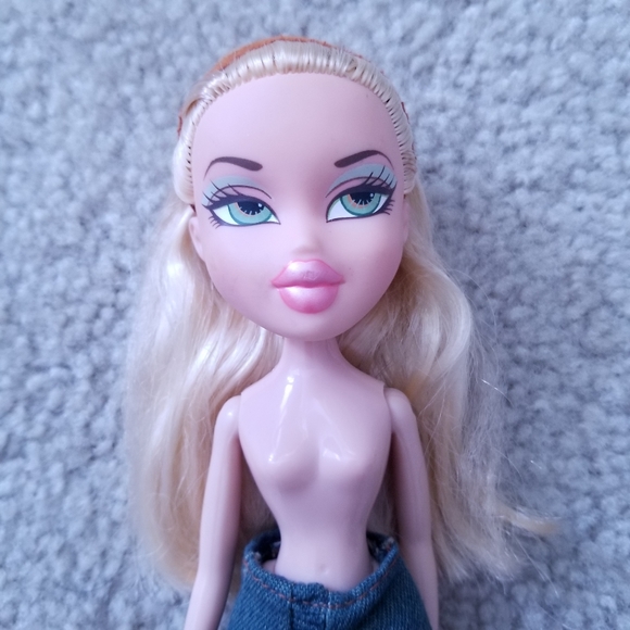 2003 Classic Strut It Cloe Bratz Doll - Picture 3 of 8